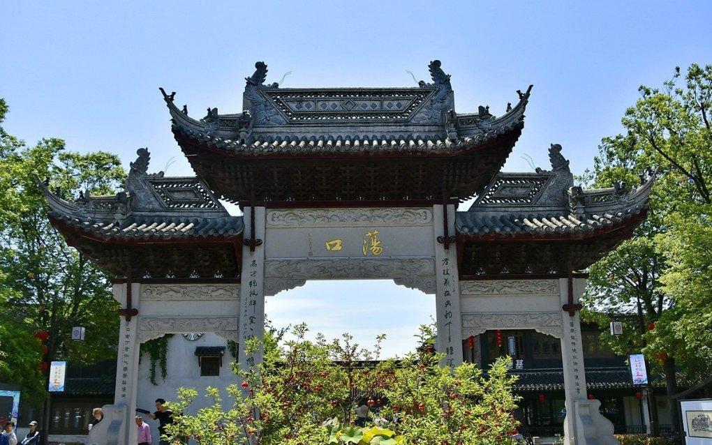 王诗龄近照颜值大变,一双筷子长腿吸睛,堪称内娱第一直